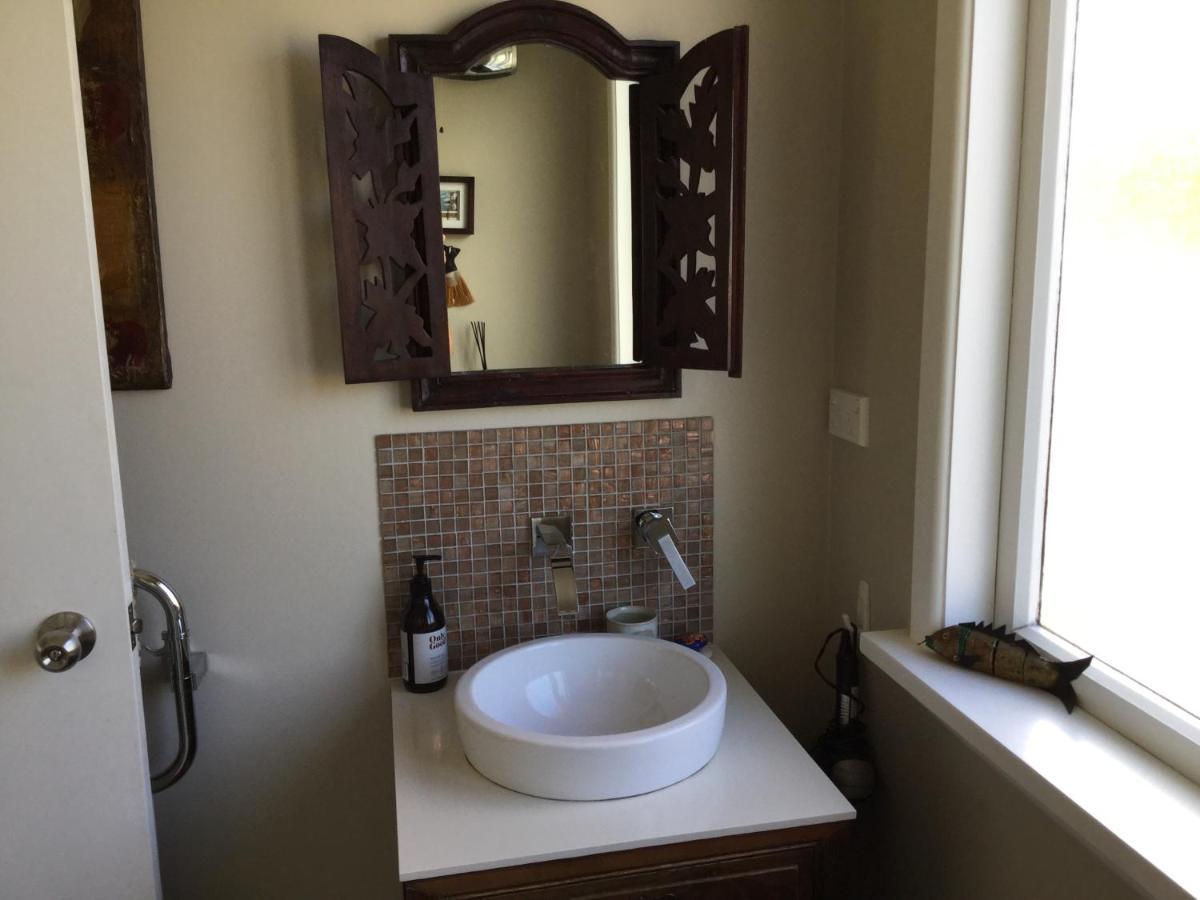 Sundari Retreat Bed & Breakfast Otaki Exterior photo